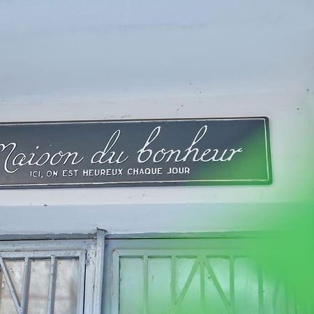 Ninja House Studio Chic Le Turquois Dore Yaoundé エクステリア 写真