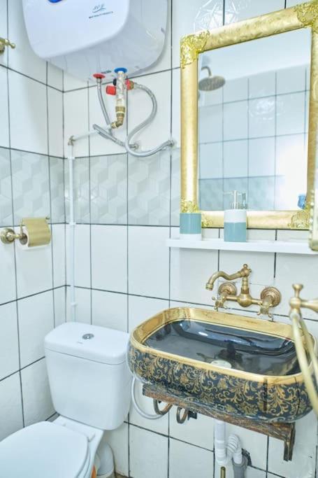Ninja House Studio Chic Le Turquois Dore Yaoundé エクステリア 写真
