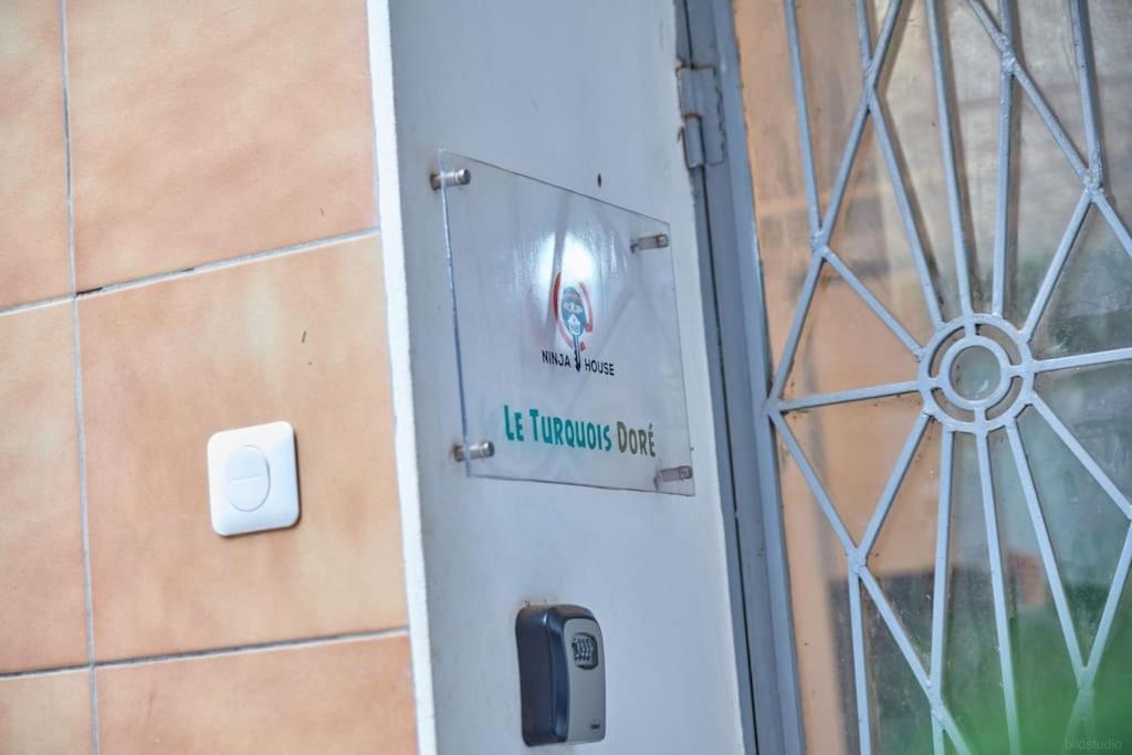 Ninja House Studio Chic Le Turquois Dore Yaoundé エクステリア 写真