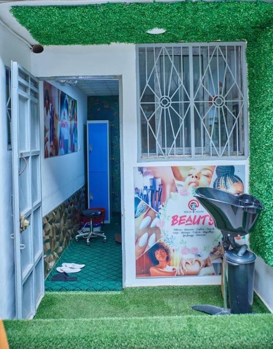 Ninja House Studio Chic Le Turquois Dore Yaoundé エクステリア 写真